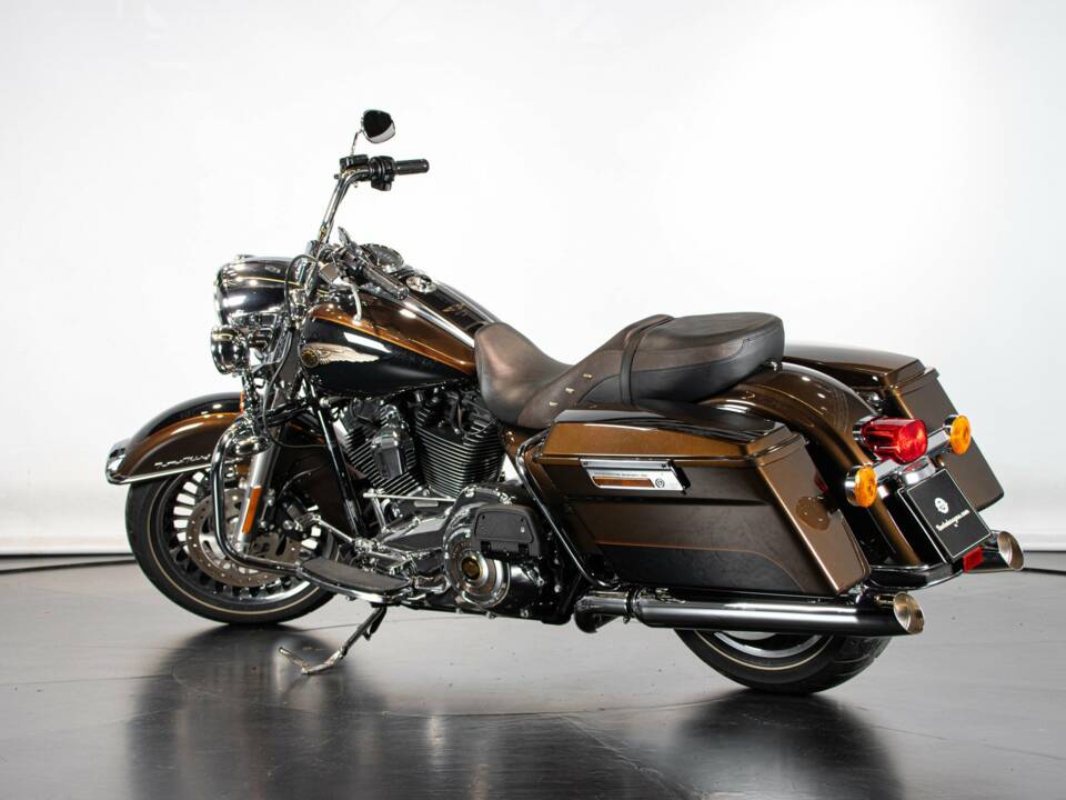 Bild 2/50 von Harley-Davidson DUMMY (2013)