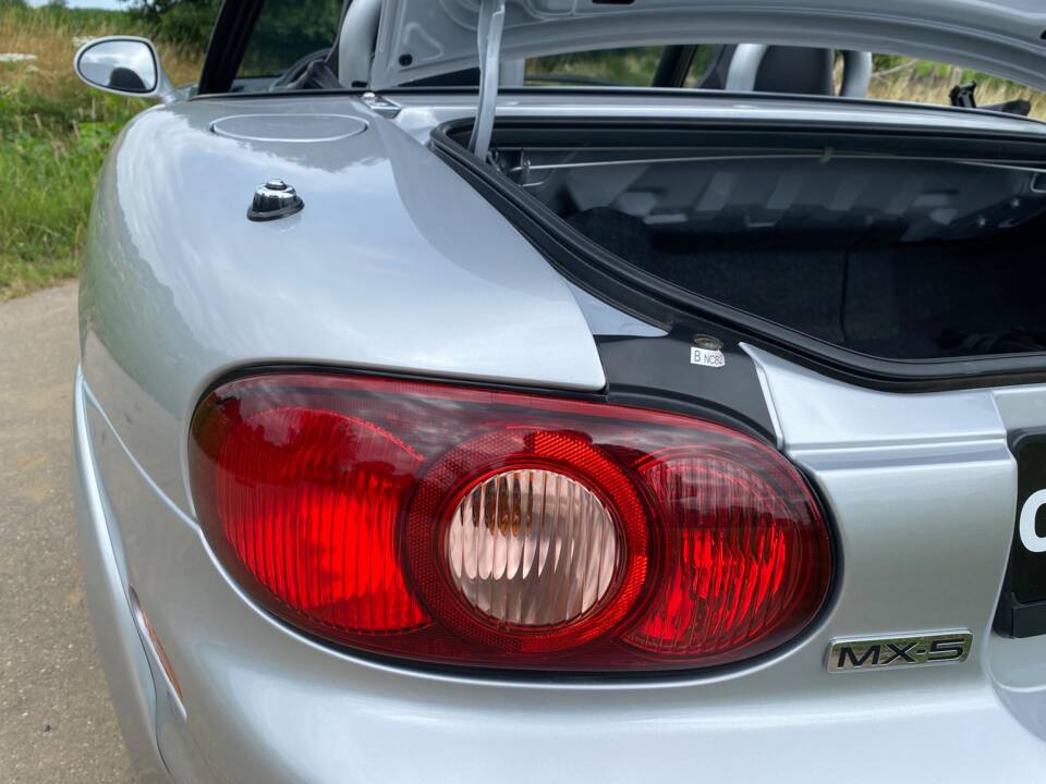 Afbeelding 62/63 van Mazda MX-5 1.6 (2004)
