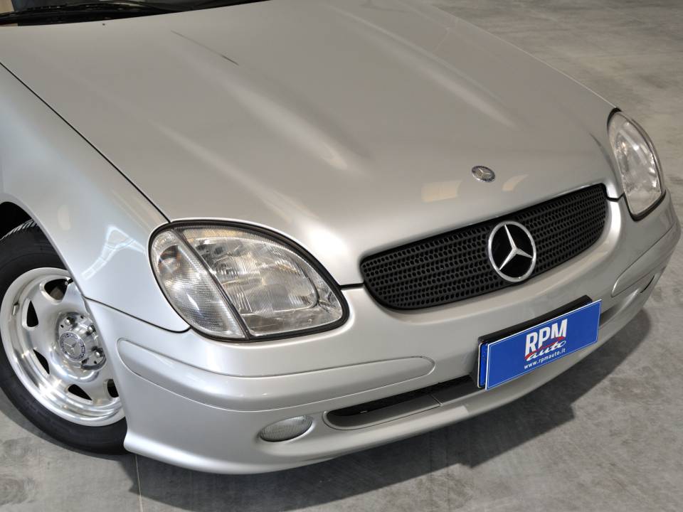 Imagen 4/50 de Mercedes-Benz SLK 200 Kompressor (2000)