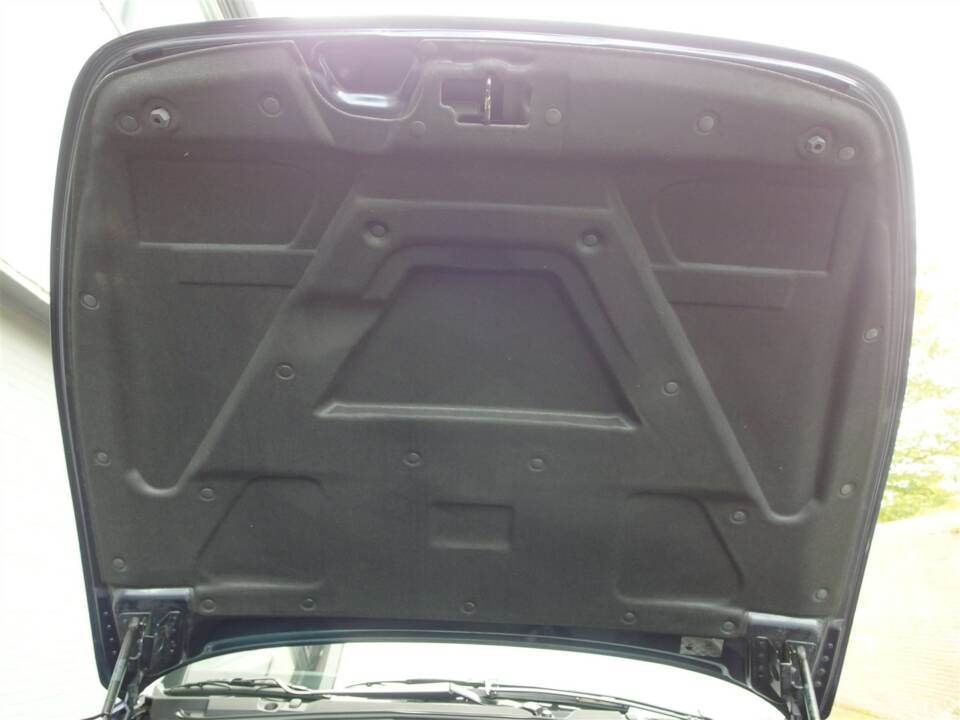 Image 81/99 of Maserati GranTurismo 4.2 (2008)