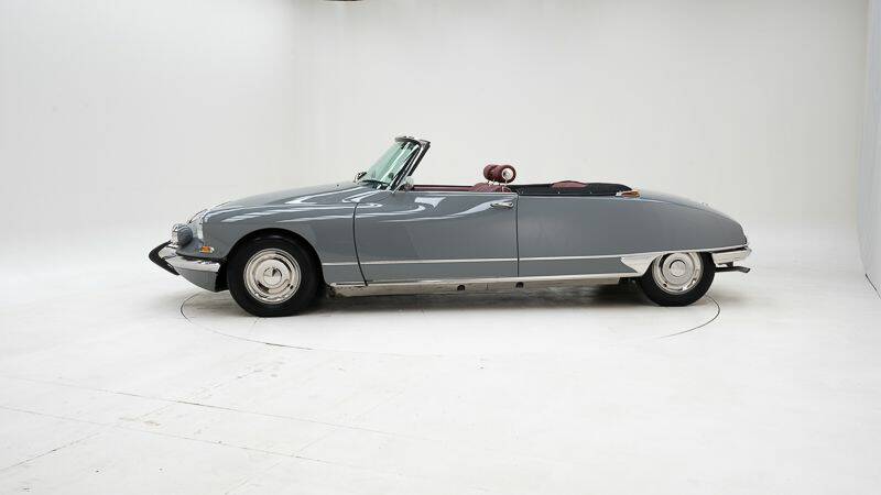 Afbeelding 8/15 van Citroën DS 21 (1968)