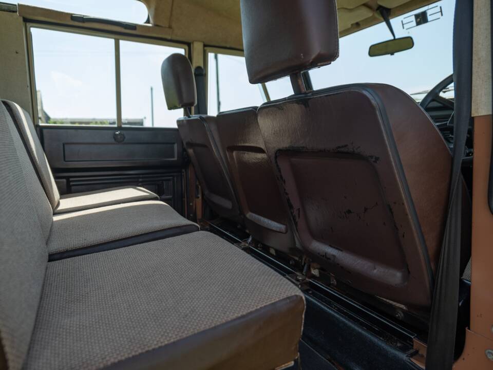 Image 23/33 of Land Rover Defender 110 (1983)