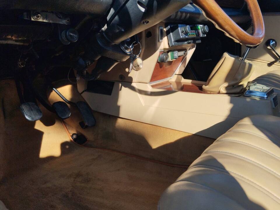 Image 39/42 of FIAT 124 Spider CS1 (1975)