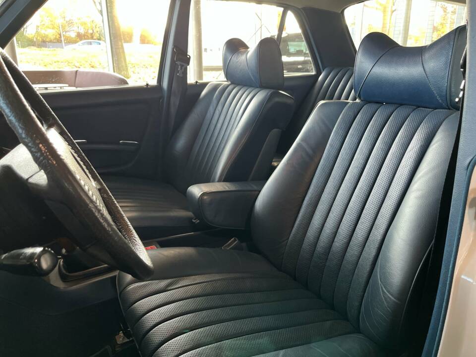 Image 5/22 of Mercedes-Benz 280 E (1977)