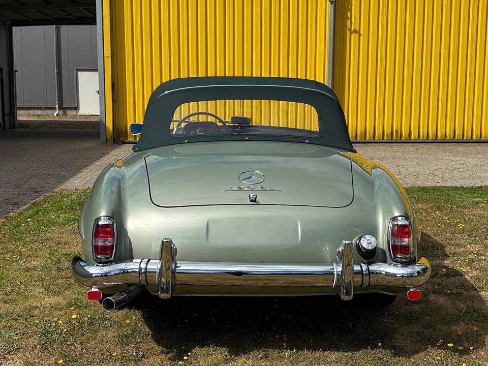 Image 10/25 of Mercedes-Benz 190 SL (1957)