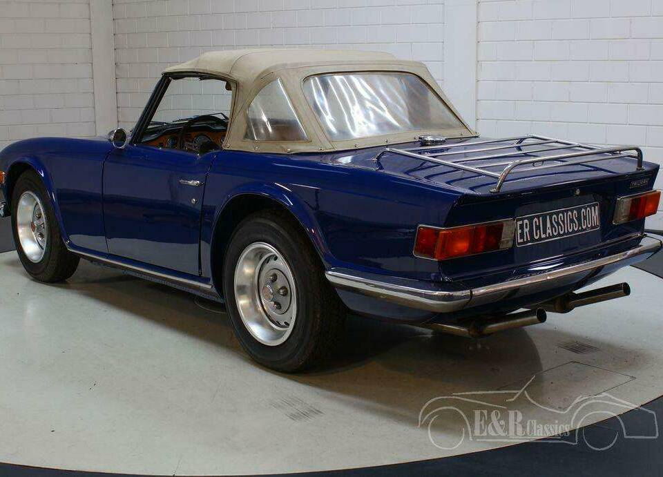 Image 7/19 of Triumph TR 6 (1974)