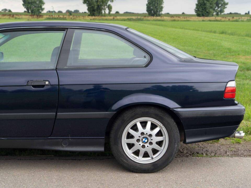 Bild 40/40 von BMW 316i (1998)