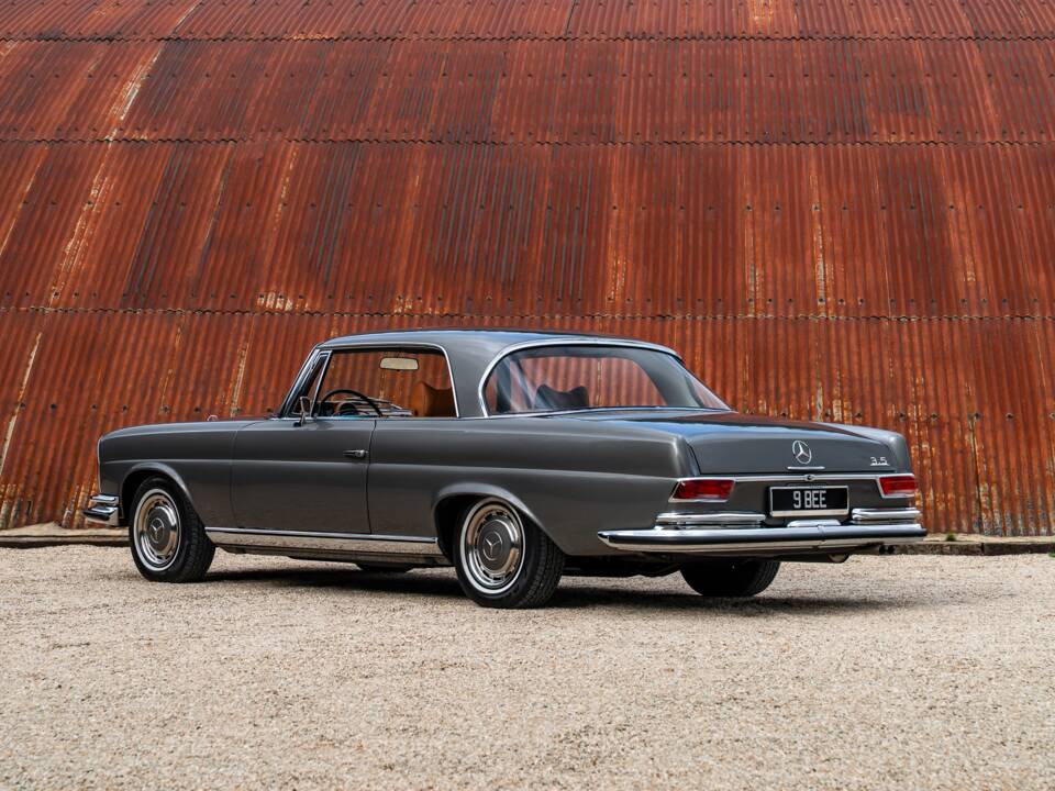 Image 11/37 of Mercedes-Benz 280 SE 3,5 (1970)
