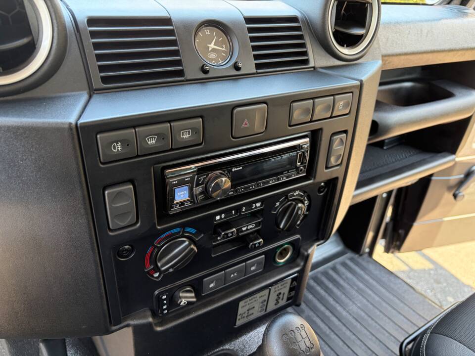 Bild 6/9 von Land Rover Defender 110 (2015)