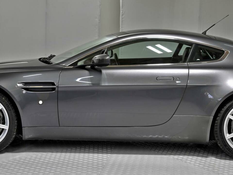 Image 9/50 de Aston Martin V8 Vantage (2006)