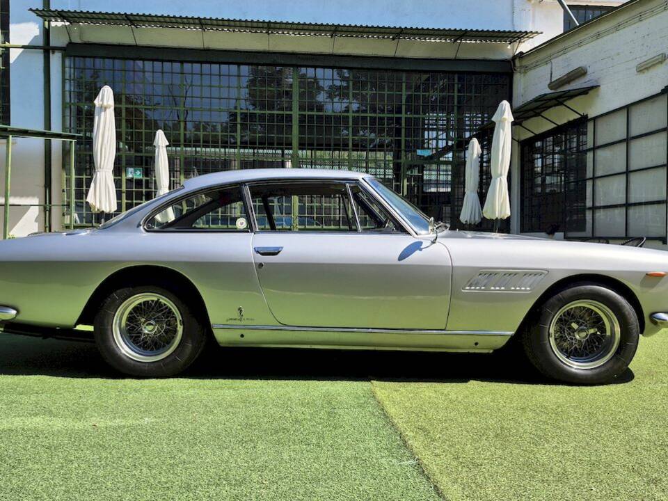 Imagen 11/66 de Ferrari 330 GT 2+2 (1964)