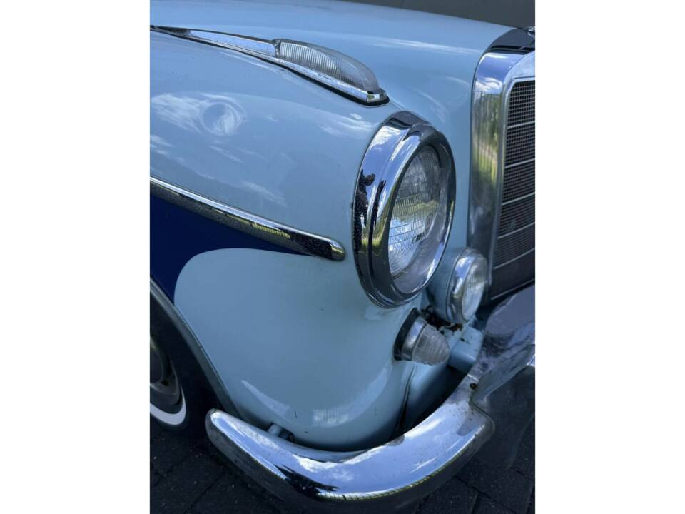 Afbeelding 30/50 van Mercedes-Benz 220 SE Cabriolet (1960)