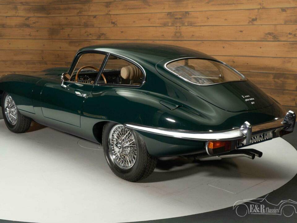 Image 8/19 of Jaguar E-Type (1969)