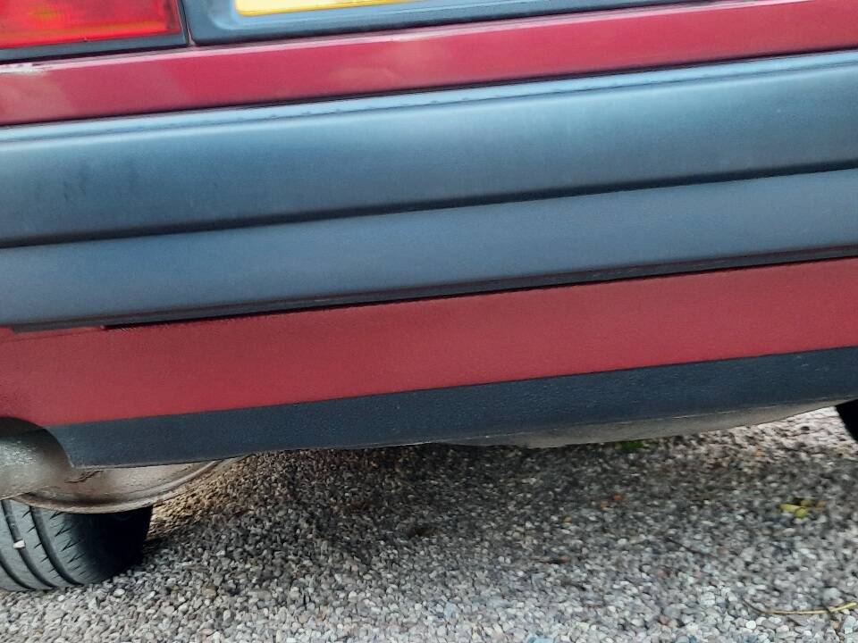Bild 22/33 von BMW 318i (1993)