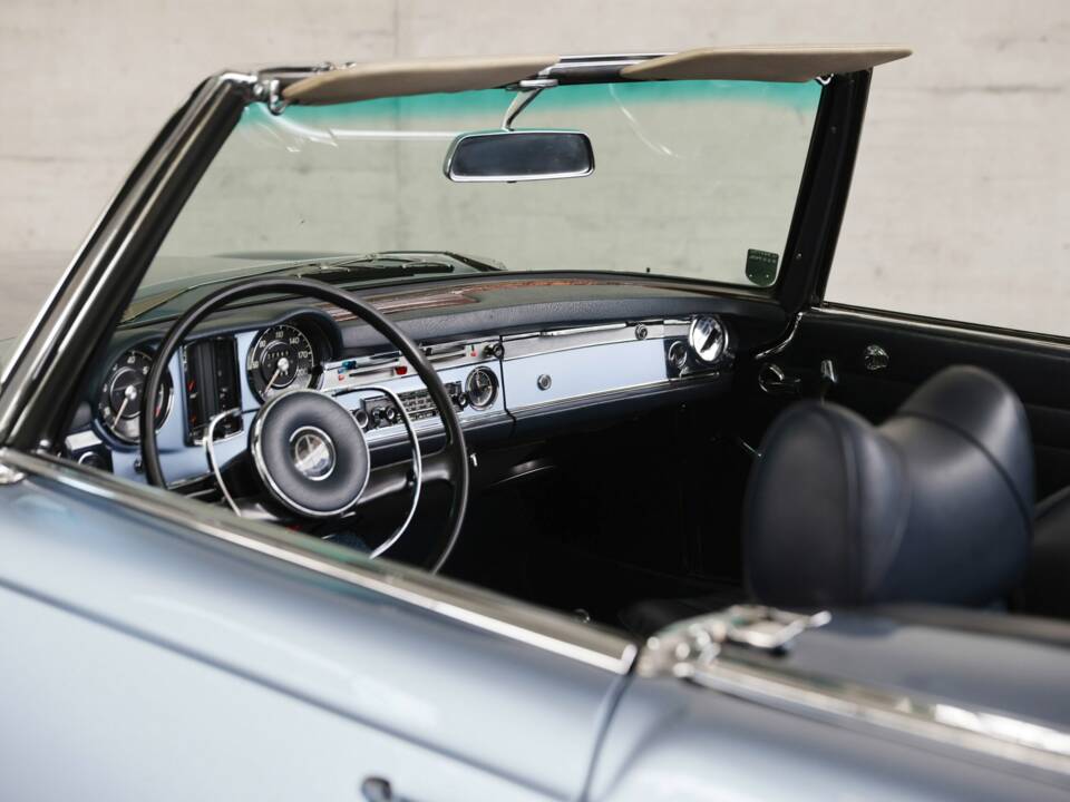 Immagine 21/40 di Mercedes-Benz 230 SL (1966)