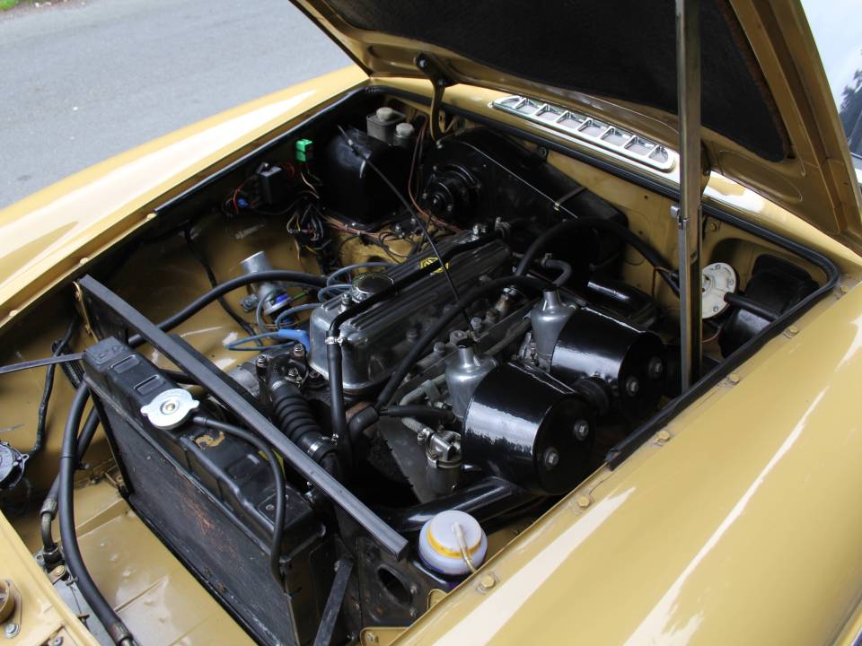 Bild 15/18 von MG MGB (1972)