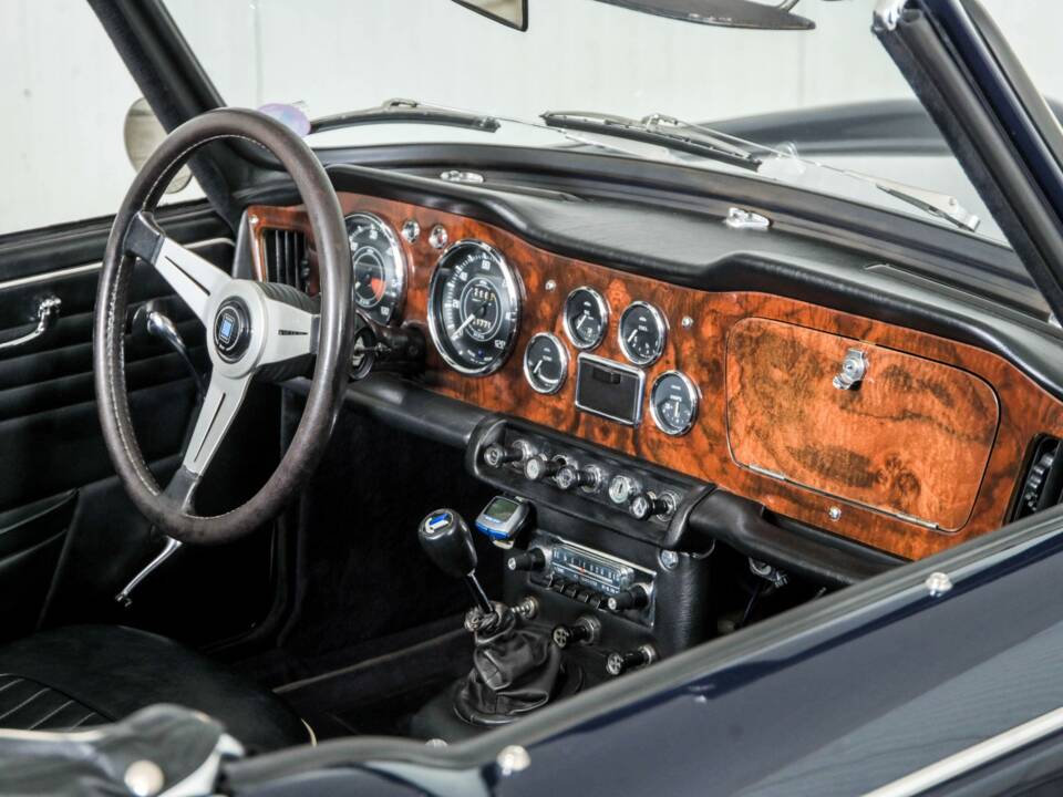 Image 34/50 of Triumph TR 4A (1967)