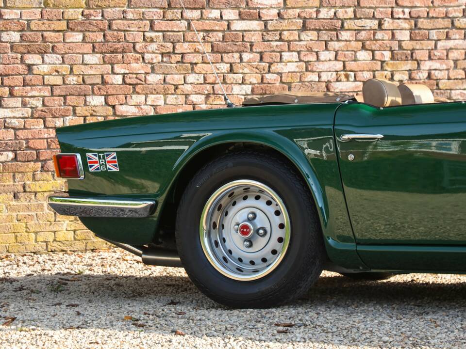 Immagine 34/50 di Triumph TR 6 (1976)