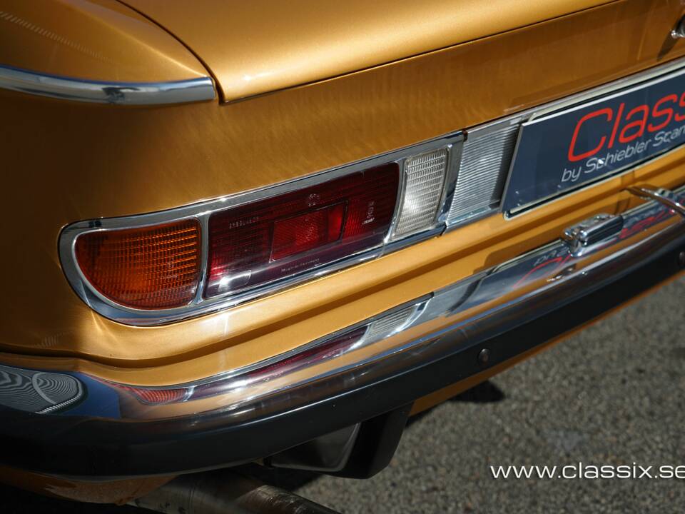 Image 21/32 of BMW 3.0 CS (1972)