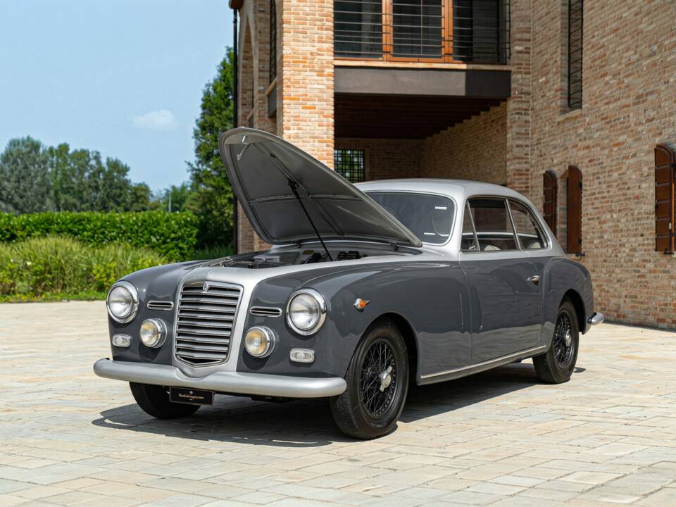 Image 45/50 de Lancia Augusta Ghia (1935)