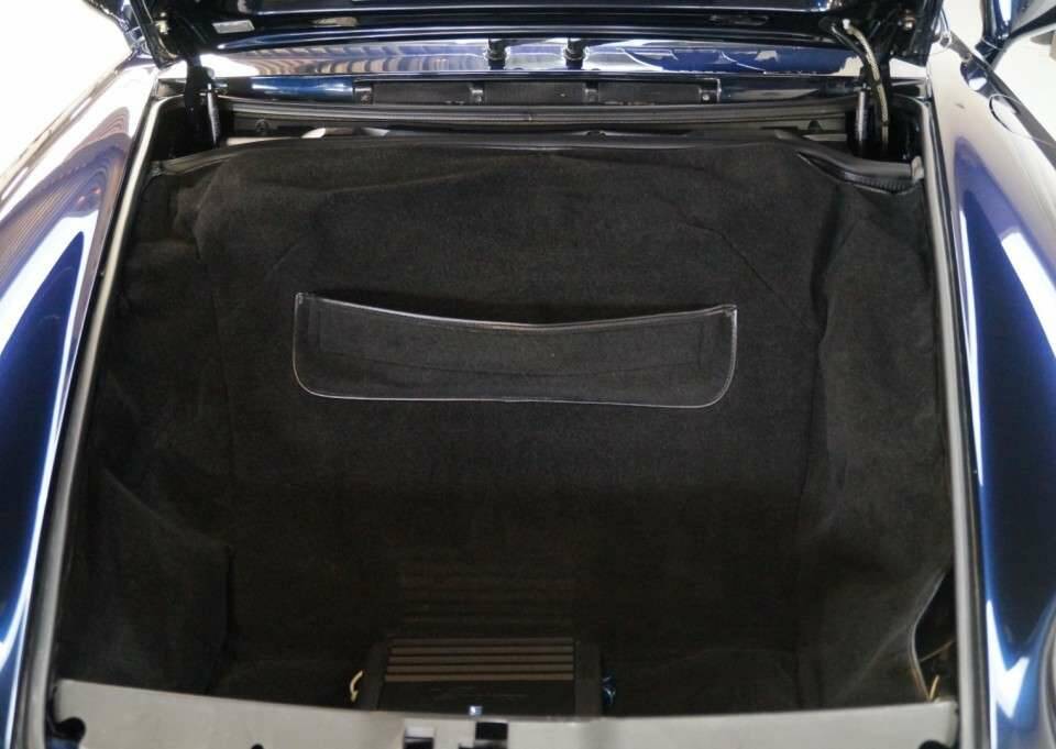 Image 21/50 of Porsche 911 Carrera (1995)