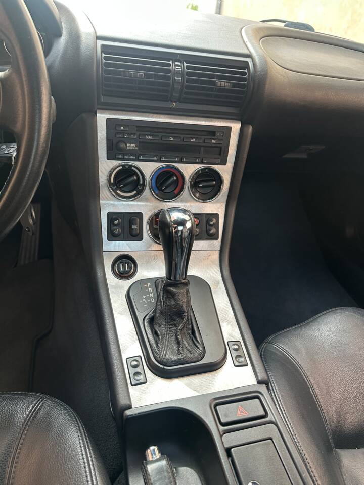 Bild 23/49 von BMW Z3 2.2i (2001)