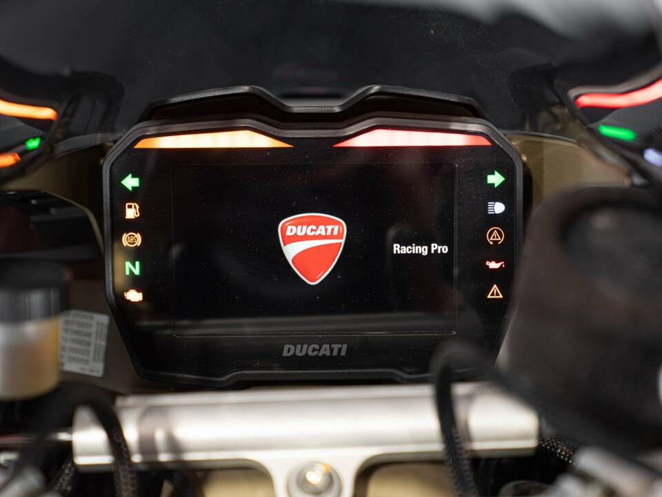 Bild 28/44 von Ducati DUMMY (2019)