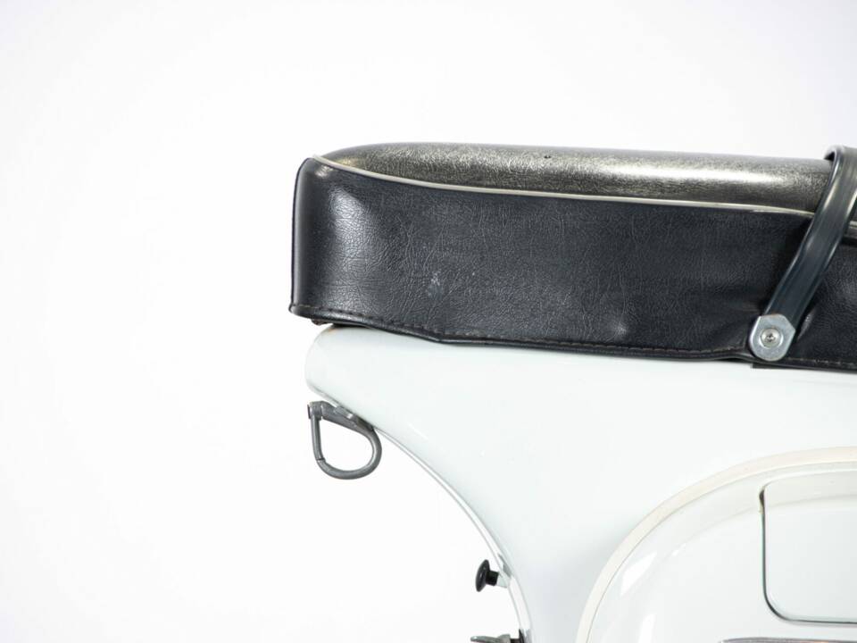 Bild 21/50 von Piaggio Vespa 125 Super (1966)