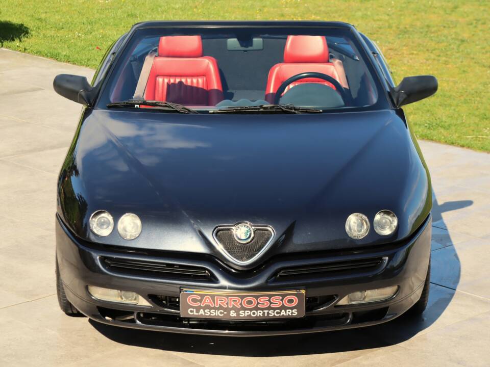 Image 11/50 of Alfa Romeo Spider 3.0 V6 24V (2001)