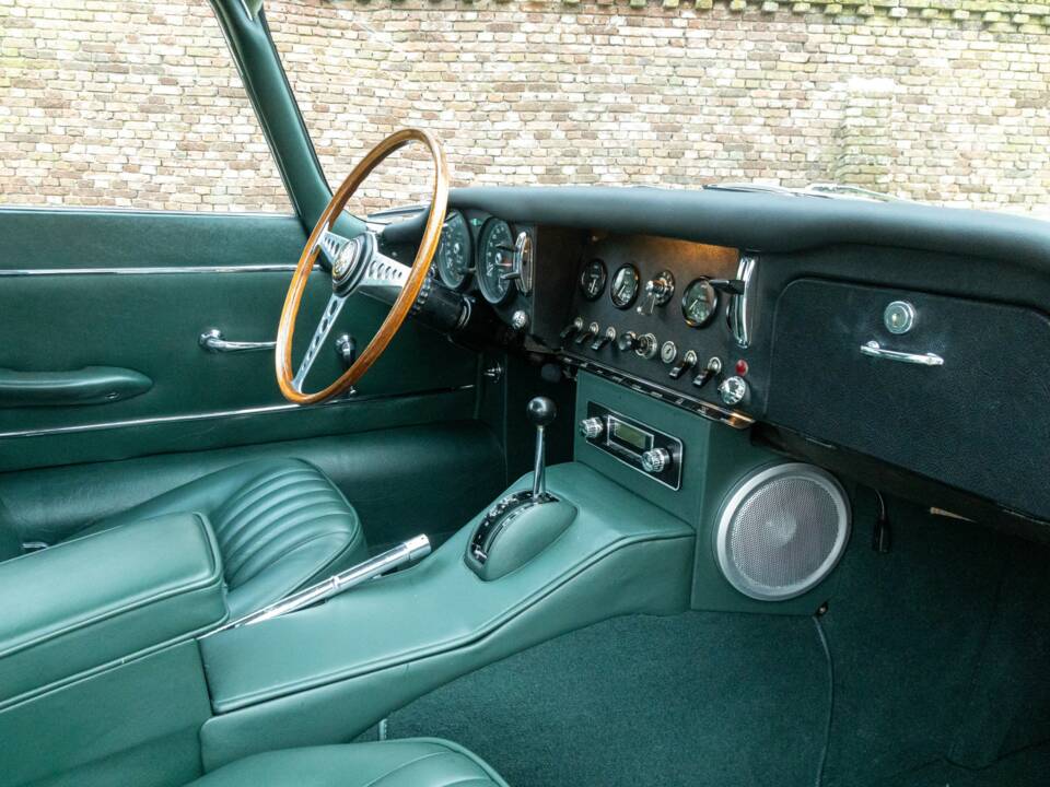 Afbeelding 31/50 van Jaguar E-Type 4.2 (1967)