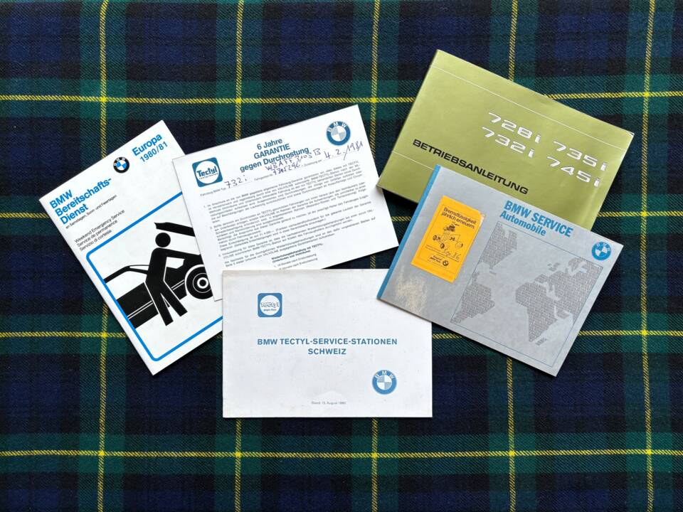 Image 12/24 of BMW 732i (1981)