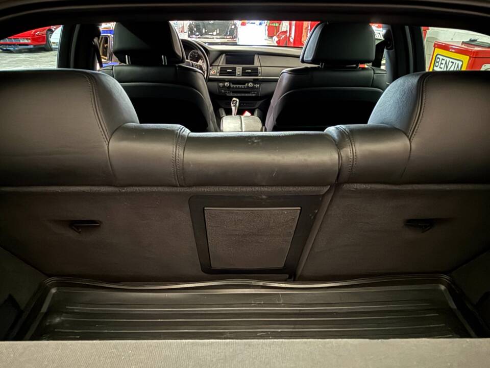 Image 16/20 of BMW X6 M (2010)