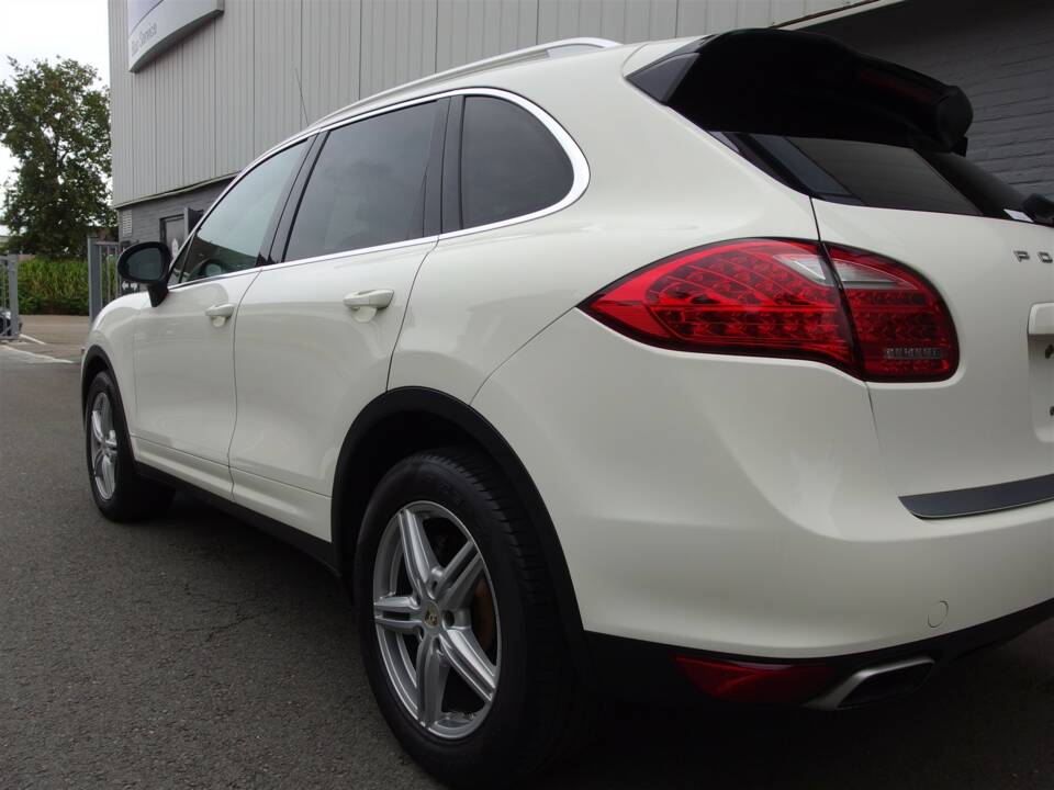 Bild 32/99 von Porsche Cayenne S (2010)