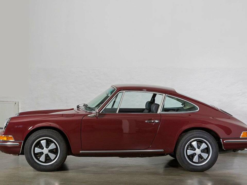 Image 2/20 of Porsche 911 2.2 T (1970)