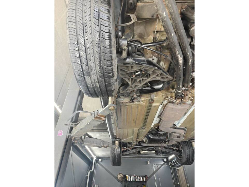 Image 44/50 de Mercedes-Benz 560 SL (1986)