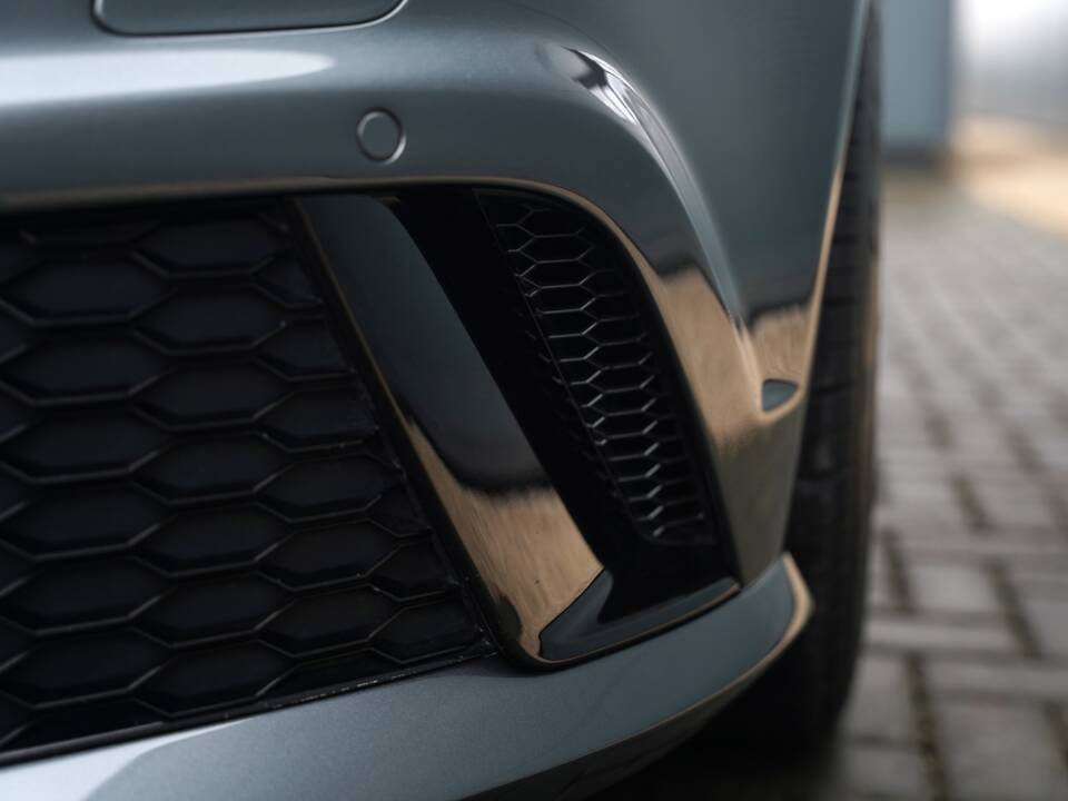 Immagine 34/50 di Audi RS6 Avant (2015)