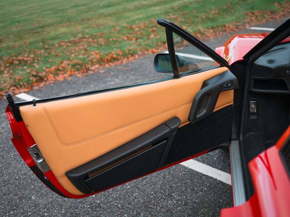 Afbeelding 16/41 van Ferrari 328 GTS (1989)