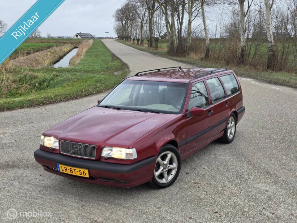 Image 2/38 de Volvo 850 2.5-20V (1995)