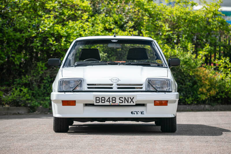 Imagen 6/38 de Opel Manta  2,0 E i200 (1985)