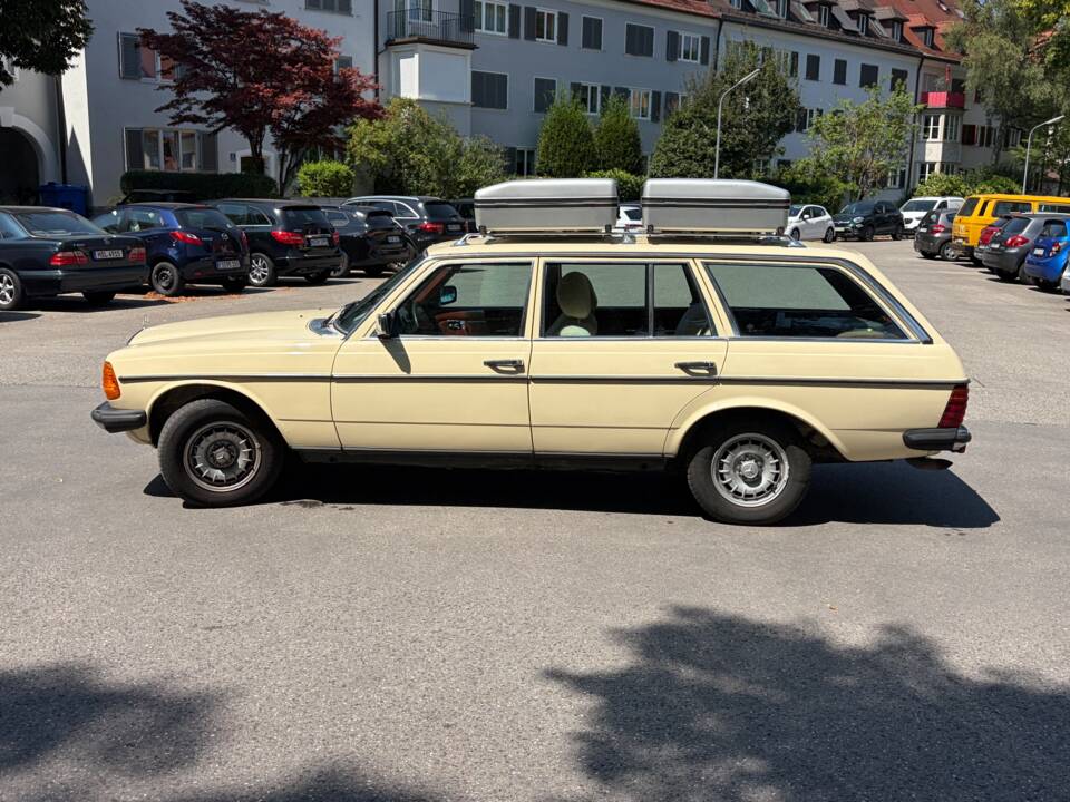 Image 7/36 of Mercedes-Benz 300 TD Turbodiesel (1982)
