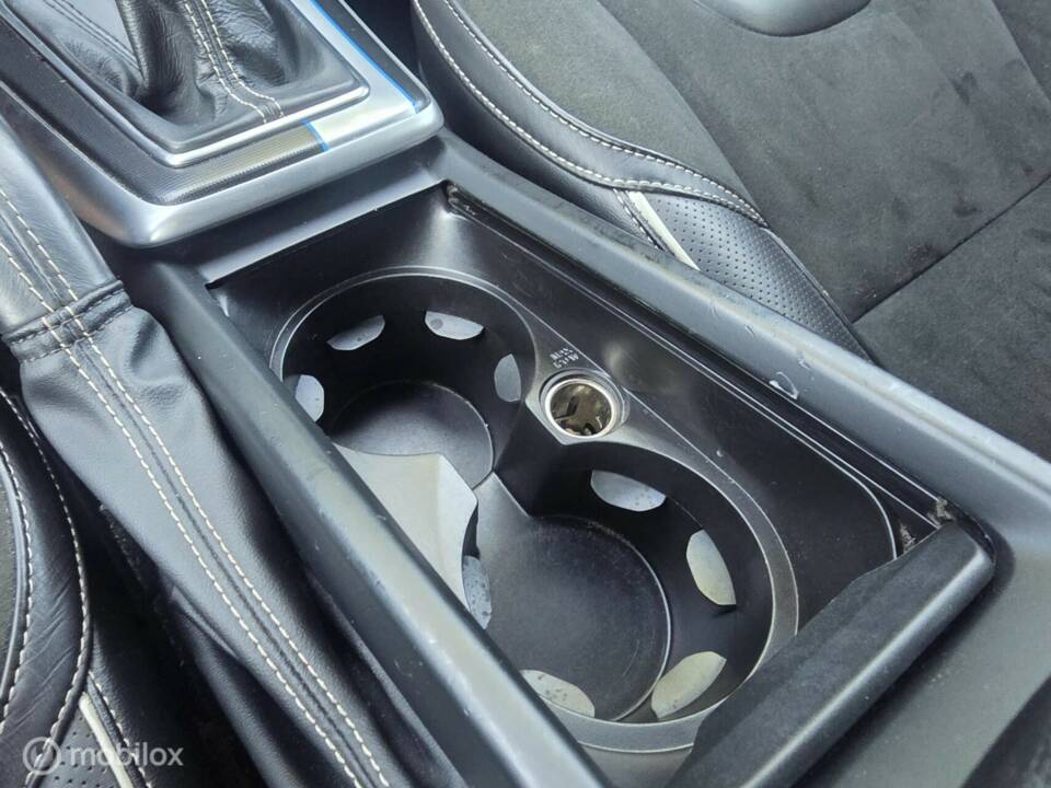 Imagen 31/42 de Volvo V40 D4 R-Design (2014)