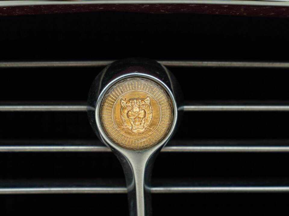 Bild 21/50 von Jaguar Type E V12 (2+2) (1972)