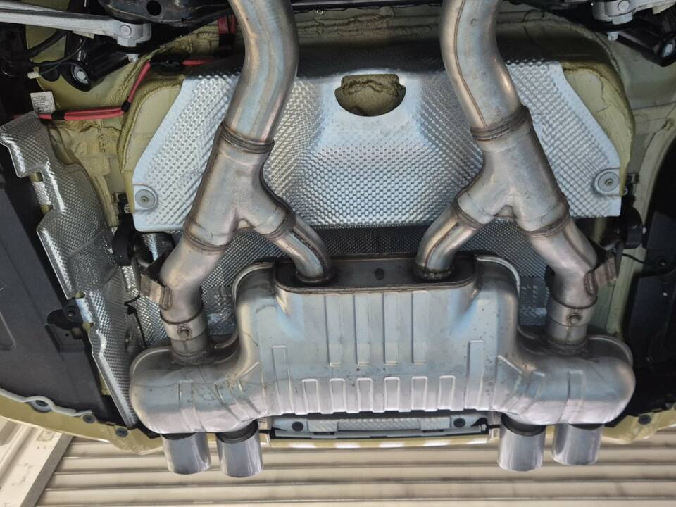 Image 98/98 of BMW M4 (2014)