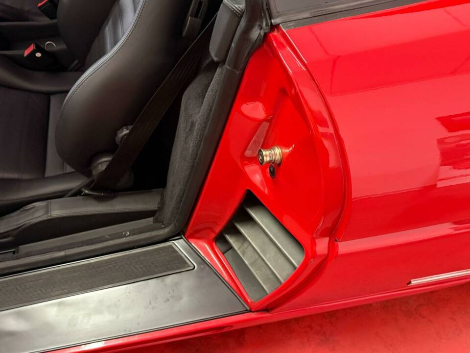 Bild 44/50 von Ferrari F 355 Berlinetta (1997)