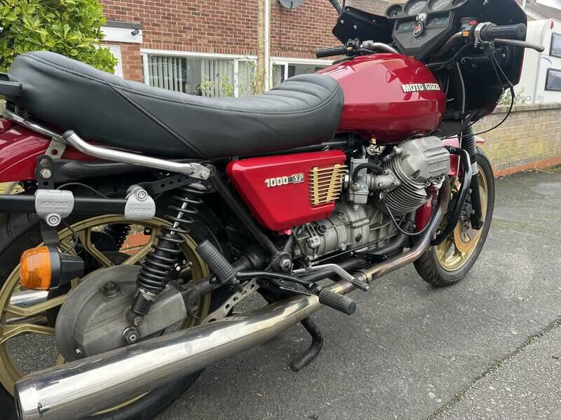 Image 18/26 of Moto Guzzi 1000 SP (1980)