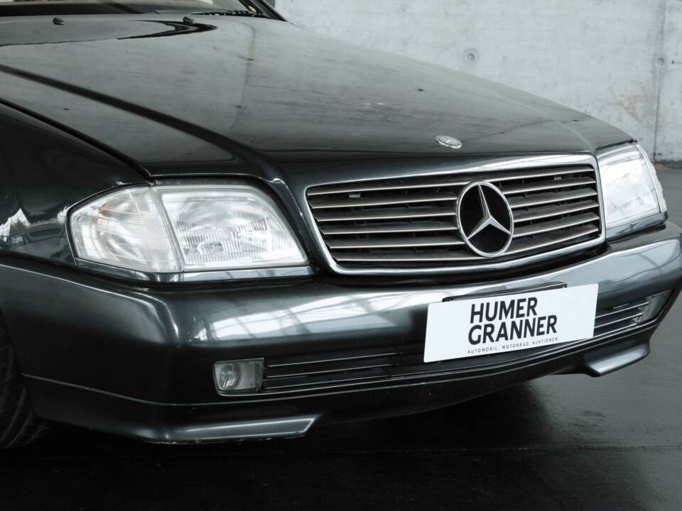 Image 29/37 of Mercedes-Benz SL 500 (1995)