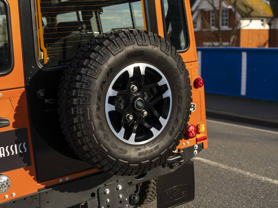 Bild 16/38 von Land Rover Defender 110 (2016)
