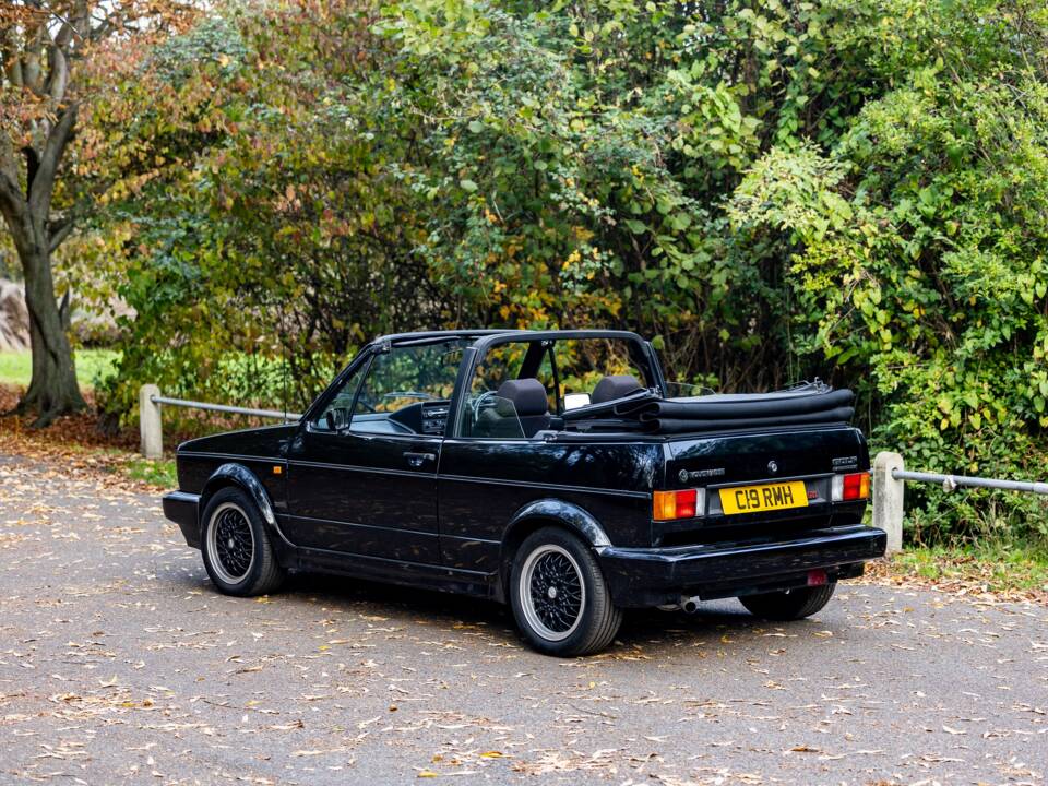 Afbeelding 17/46 van Volkswagen Golf I GTI 1.6 (1993)