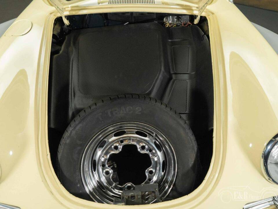 Immagine 19/19 di Porsche 356 B 1600 Super Karmann-Hardtop (1961)