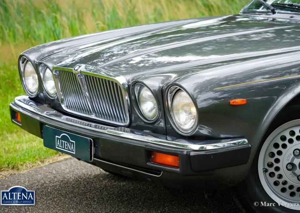 Image 4/57 de Jaguar XJ 12 (1986)
